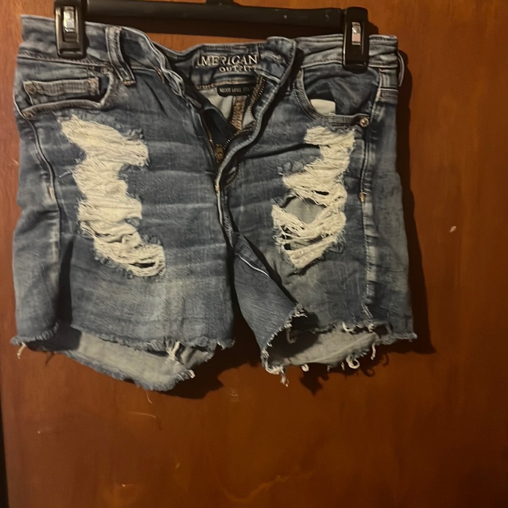 American Eagle size 4, mid thigh shorts,